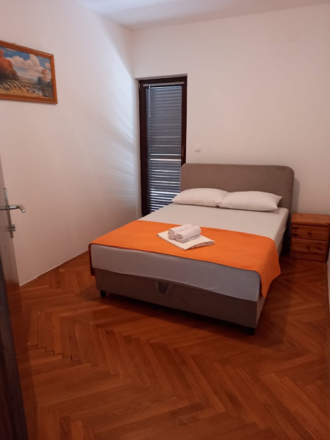 Janik 4+2, Apartments Božena, near beach in Krk, Croatia Krk