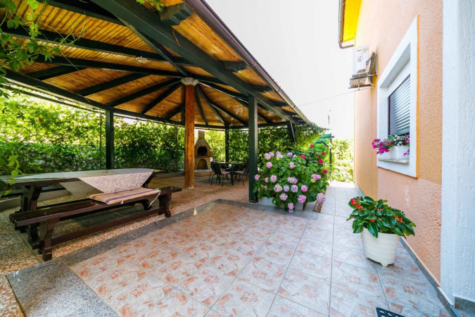 4+2 Andrea, Apartments Božena, near beach in Krk, Croatia Krk